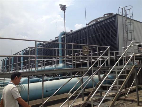 冷卻塔的工作原理及安裝選址(冷卻塔的模板用什么材料做成的)